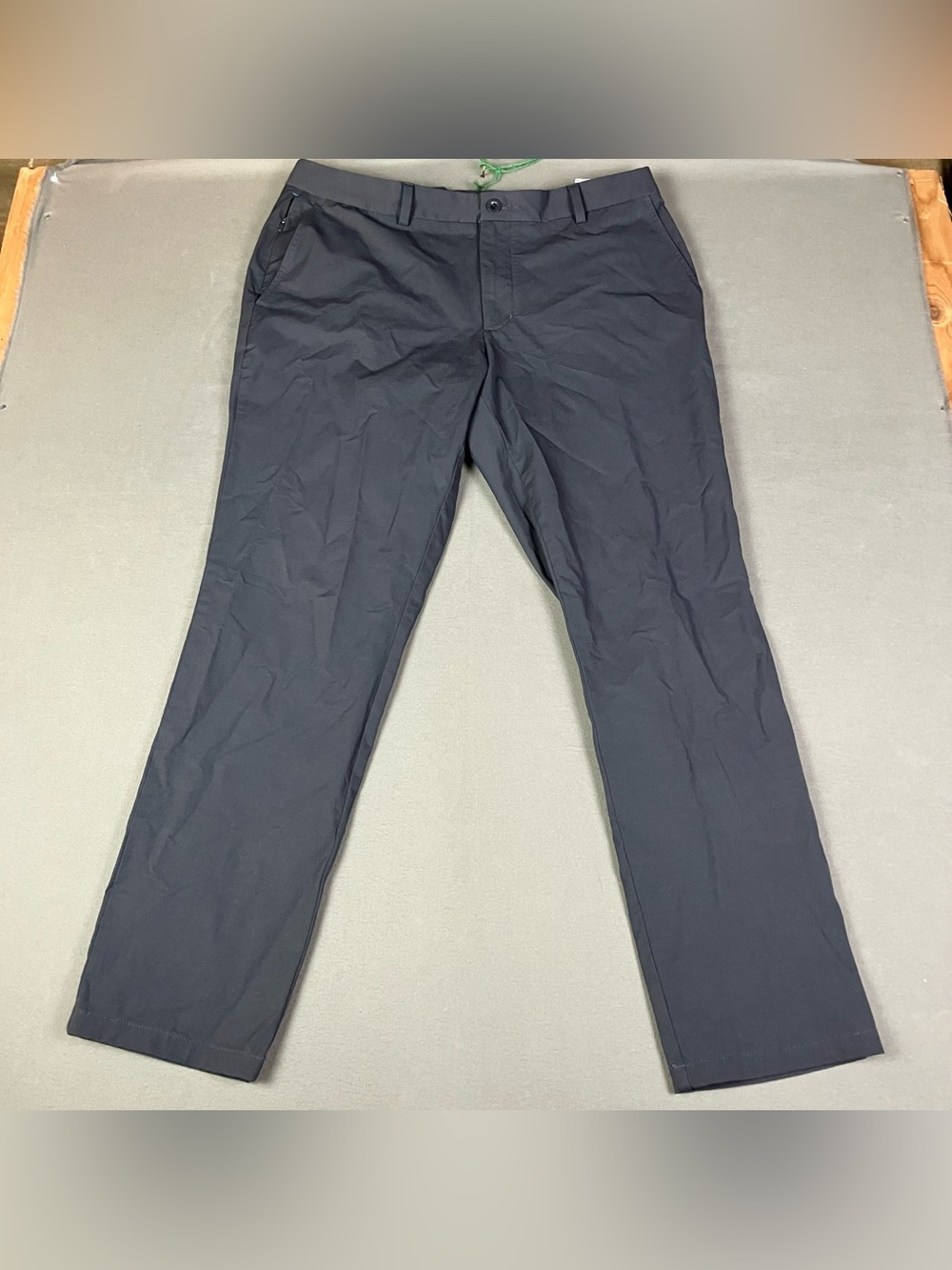 Vineyard Vines Men’s Size 38x32 On The Go Performance Pants Dark Gray